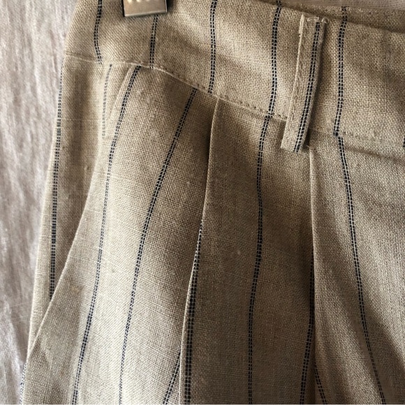 NWT MOD REF womens linen like walking shorts pinstripe detail size S - Picture 3 of 10